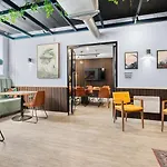 Apartament For Students Only - Pennine House In