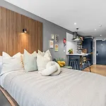 For Students Only - Pennine House In Apartament
