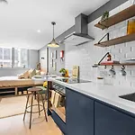 For Students Only - Pennine House In * Leeds (West Yorkshire)