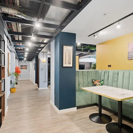 Appartamento For Students Only - Pennine House In *