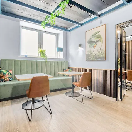 For Students Only - Pennine House In Leeds (West Yorkshire)