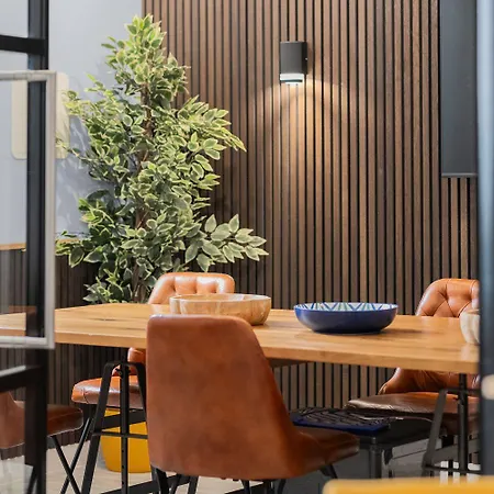 For Students Only - Pennine House In * Leeds (West Yorkshire)