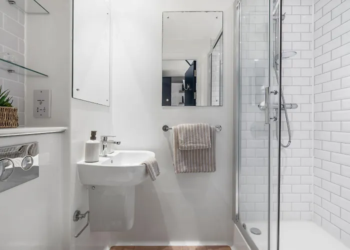 For Students Only - Pennine House In * Leeds (West Yorkshire)