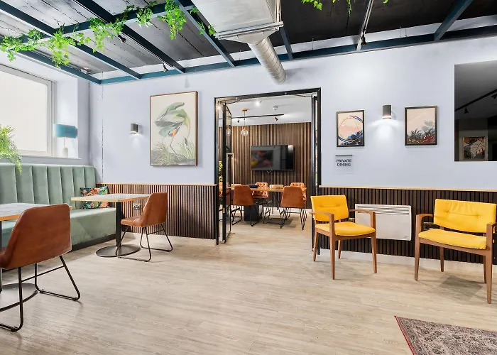 Апартаменти For Students Only - Pennine House In